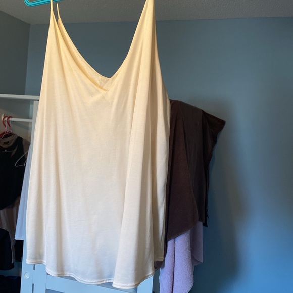 White tank top - Picture 2 of 2